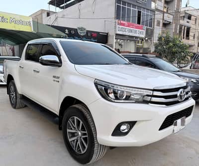 Toyota Hilux  Revo V Automatic  2.8