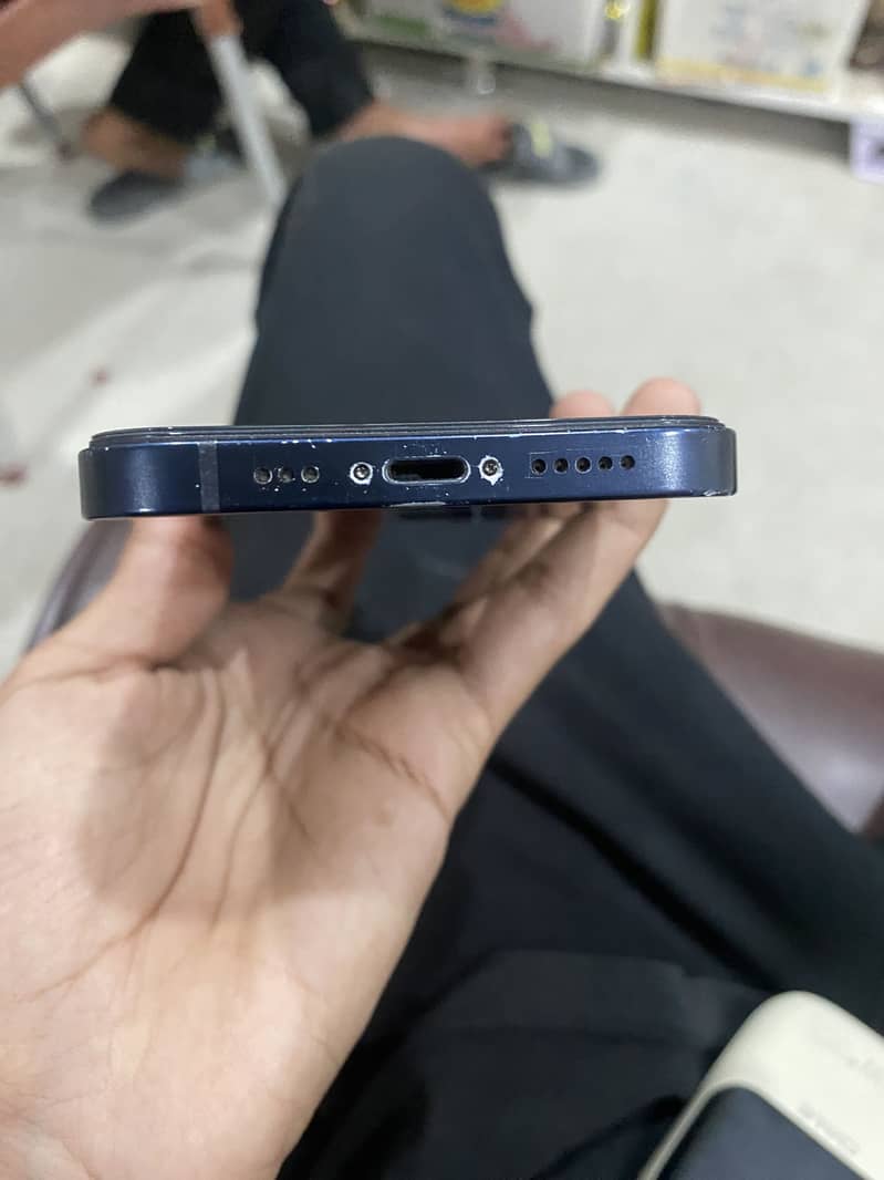iPhone 12 1