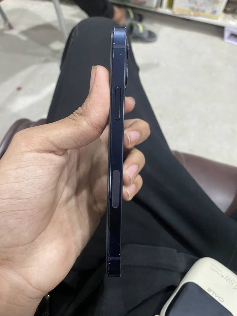 iPhone 12 2