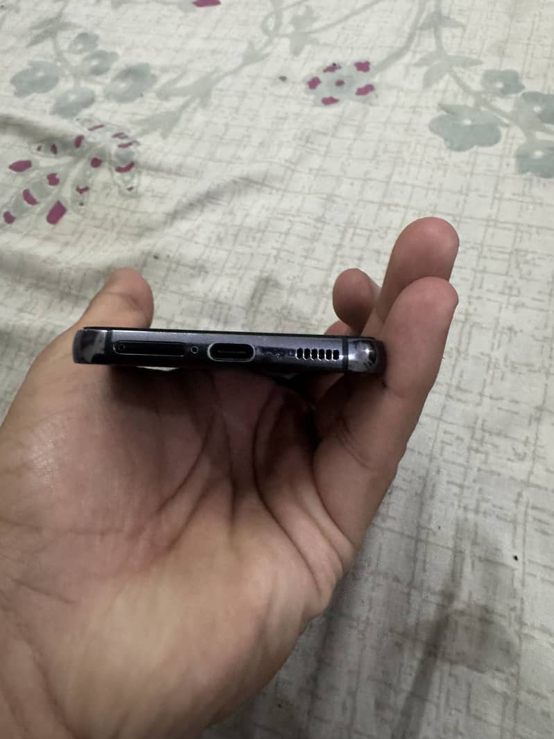 Samsung s22 4