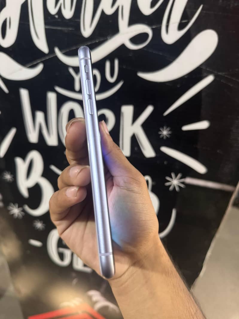iPhone 11 2