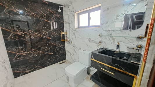 F-8 DOUBLE STORY HOUSE FOR RENT EXCELLENT 500 SQY DOUBLE STORY HOUSE PROPER AND MODERN FITTINGS, TILED FLOORING 4 BEDROOMS, 4 ATTACHED BATHROOMS TV LOUNGE, DRAWING DINING, KITCHEN