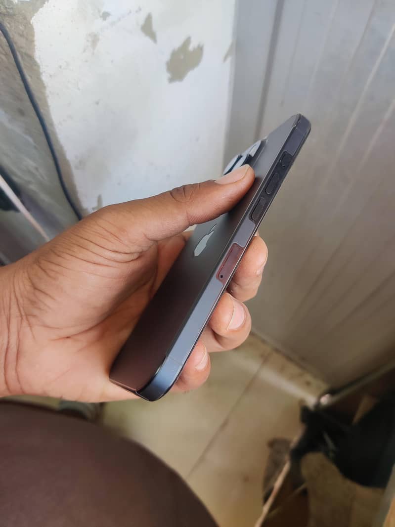 Iphone 16 pro I cloud lock 2