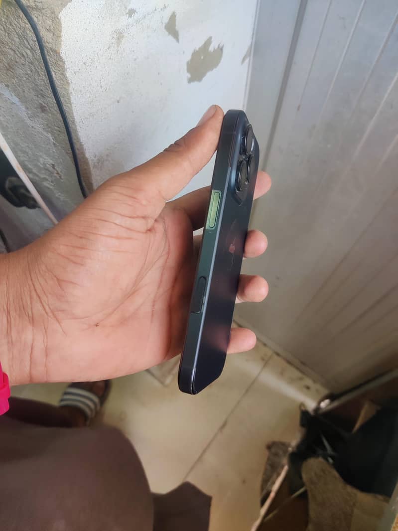 Iphone 16 pro I cloud lock 3