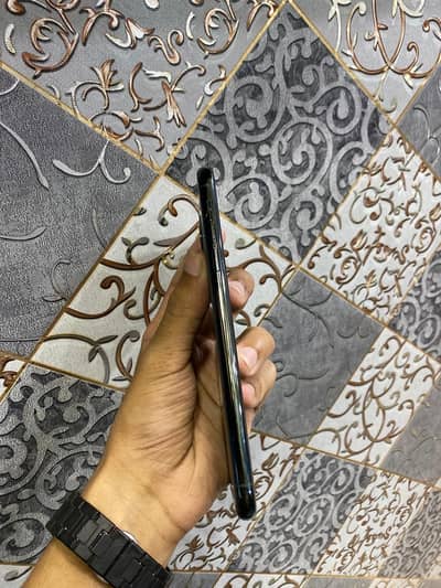 IPhone 11 Pro max factory unlocked