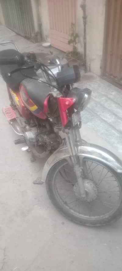 Metro cd 70cc red colour 2010 model lahore number