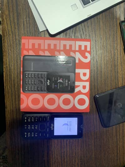 Digit phone which supports 4G - Dual sim - Touch screen- Box included