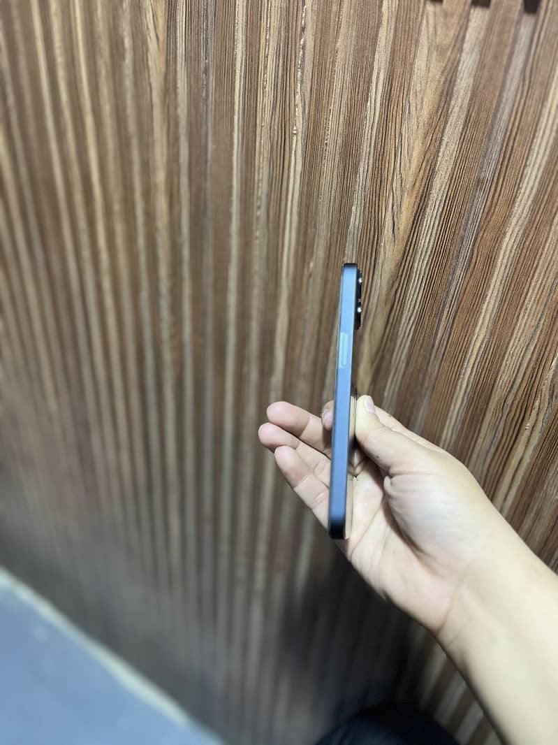 Iphone 13 4