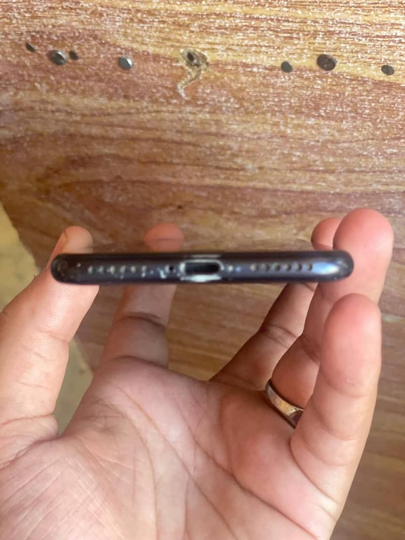 iPhone 7 3
