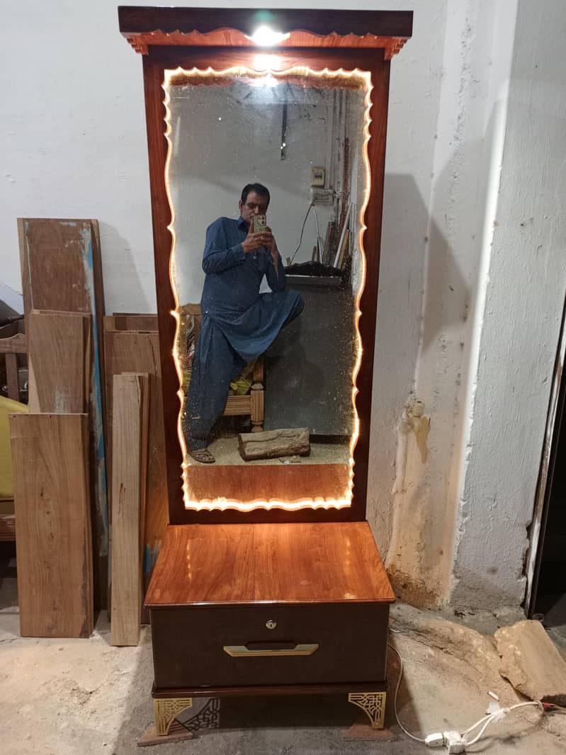 Mirror with Box 0
