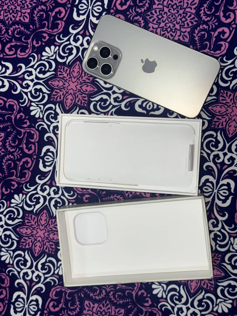 iPhone 15 pro max 0