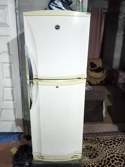 Refrigerator in Good Condition – Urgent Sale
