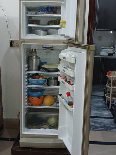 dawlance refrigerator modle 9166 medium size