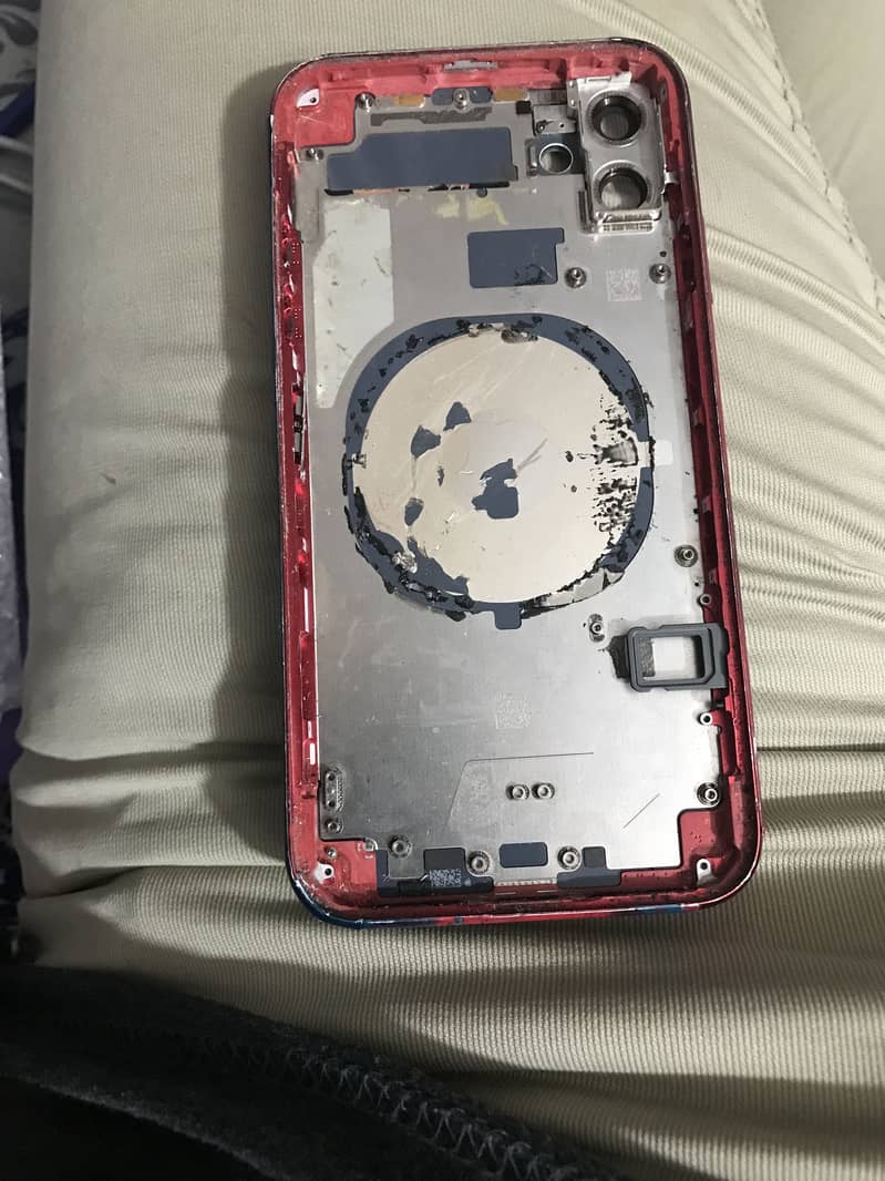 iPhone 11 body 1