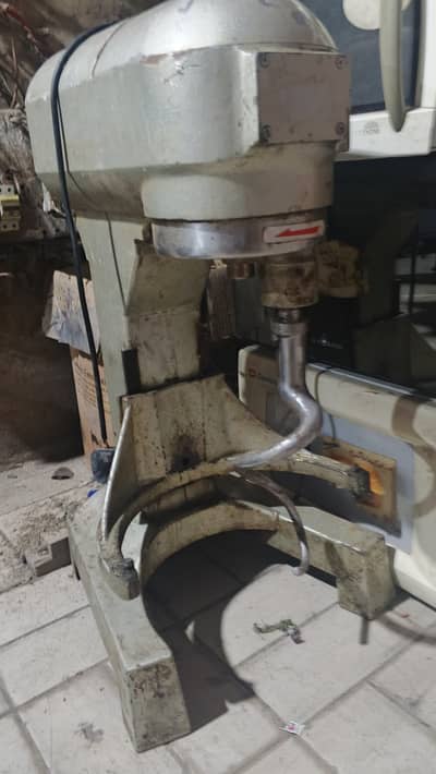 Dough mixer