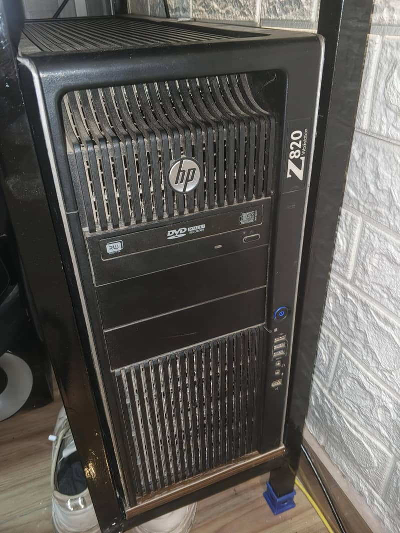 Hp 820 Workstation 1