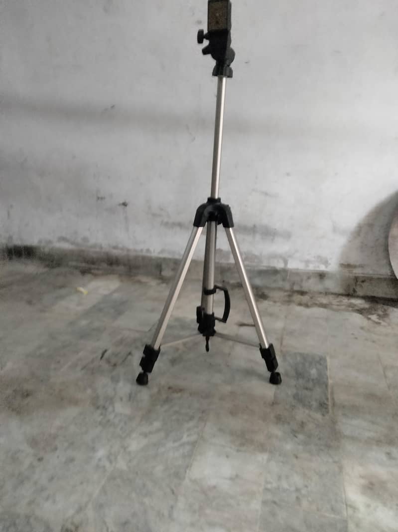 tripod stands 2