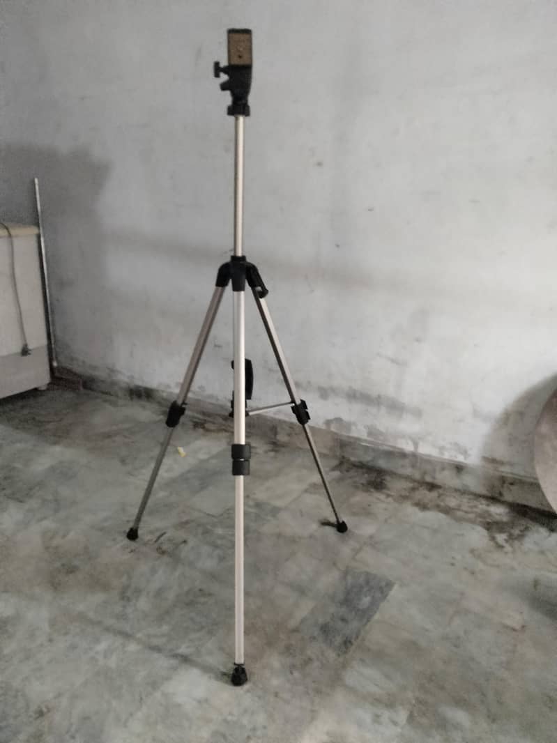 tripod stands 3