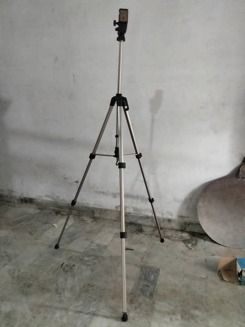 tripod stands 4
