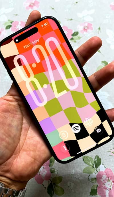 Apple iPhone 16