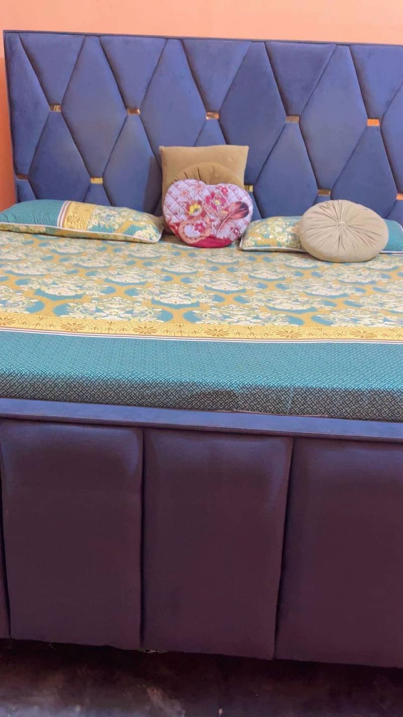 Double Bed 0