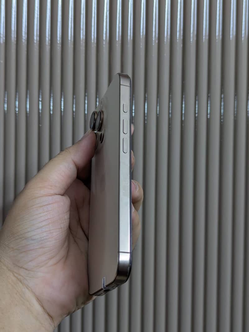 IPHONE 16 PRO 2
