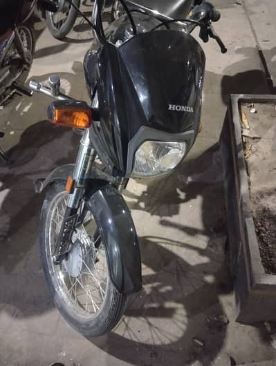 Dream cd, 25 model , Punjab number,color black,7500 km mileage