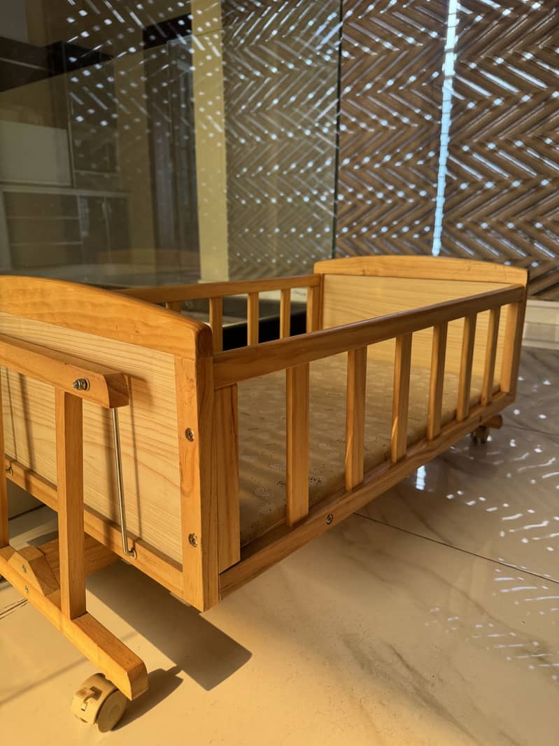 Baby cot 0
