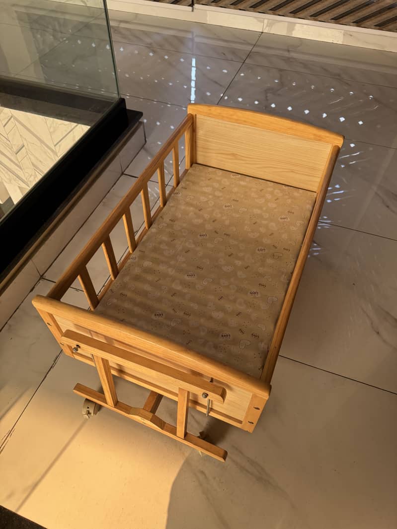 Baby cot 1