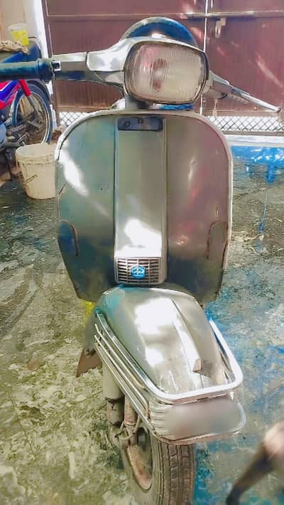 Vespa 1982 model for sale at reasonable price