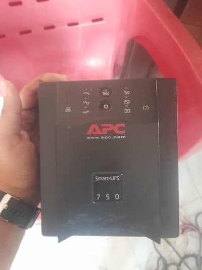 APC 750WATT UPS 9.5/10