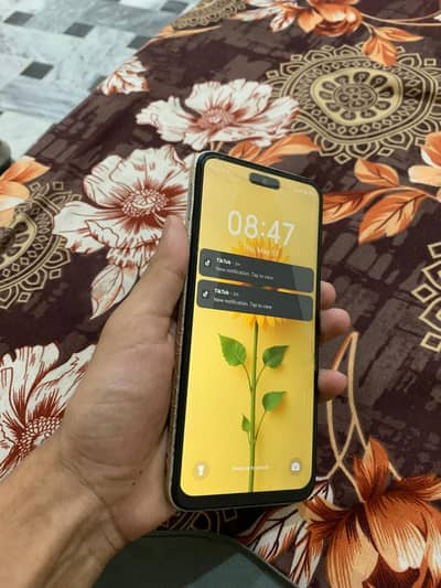itel p70. Ram 4+4. Storage. 128gb.