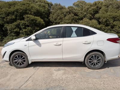 Toyota Yaris ATIV 2020