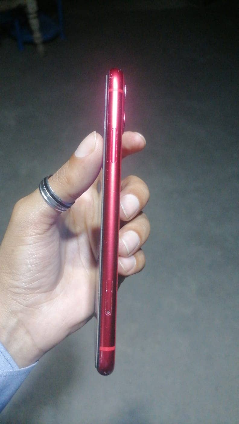 Apple iPhone 11 3