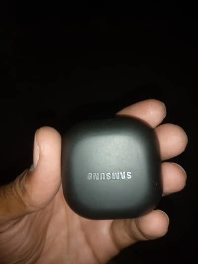 only 10 days used Samsung Galaxy buds pro 2 model (sm-R 510)