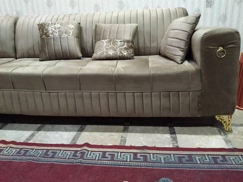L shape sofa 0