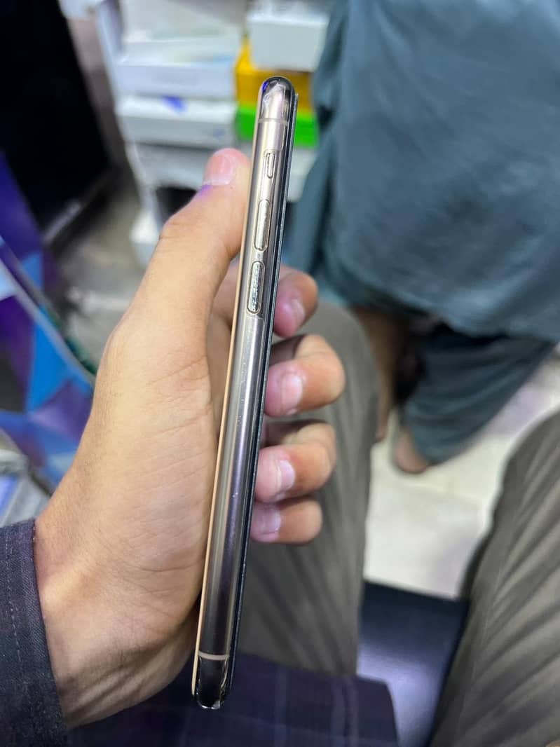 Iphone 11 pro 1