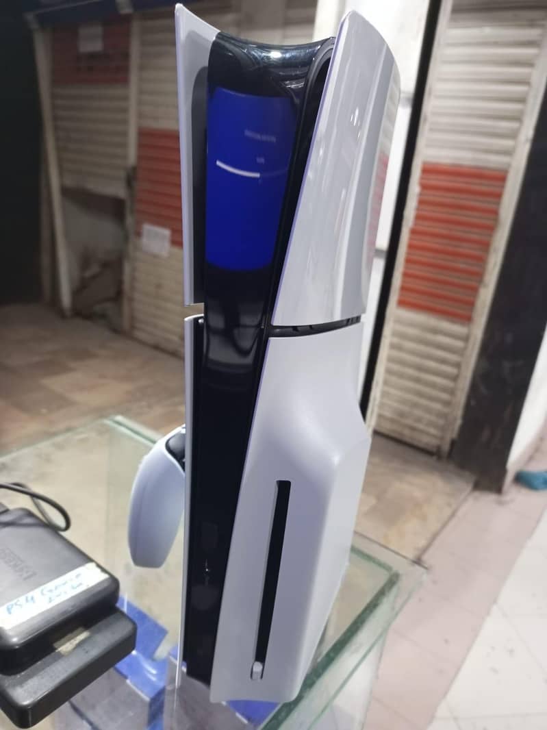 PS5 Slim 1TB 3