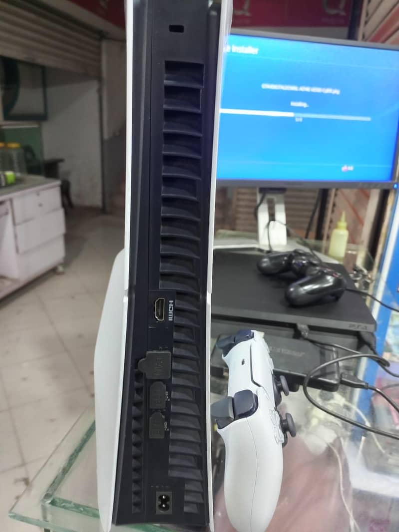 PS5 Slim 1TB 4