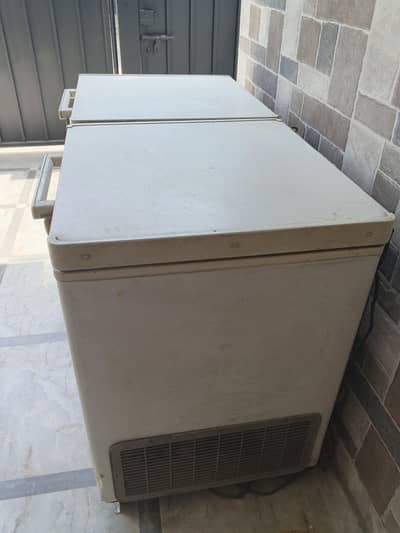 Dawlance deep freezer
