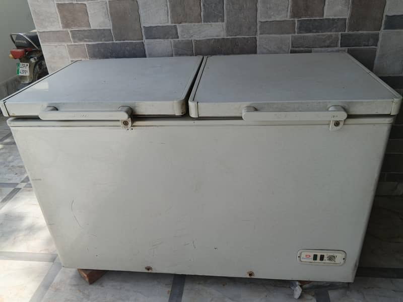 Dawlance deep freezer 3
