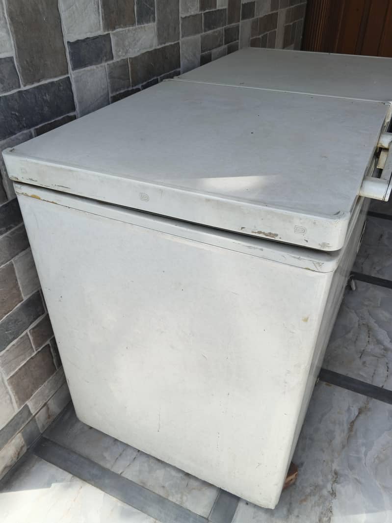 Dawlance deep freezer 4