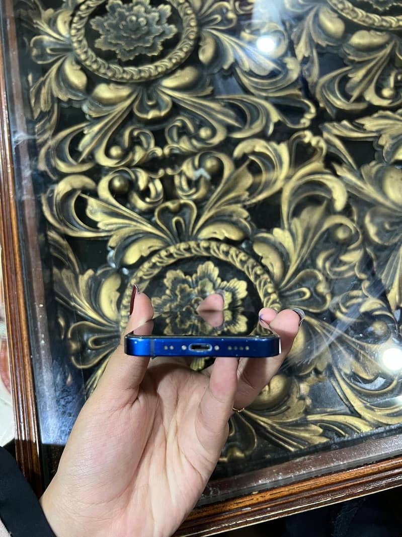 Iphone 12 mini 4