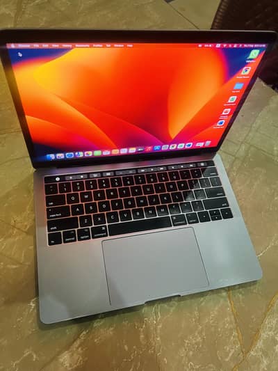 Apple MacBook Pro 2017 (13.3)    i7  16/256