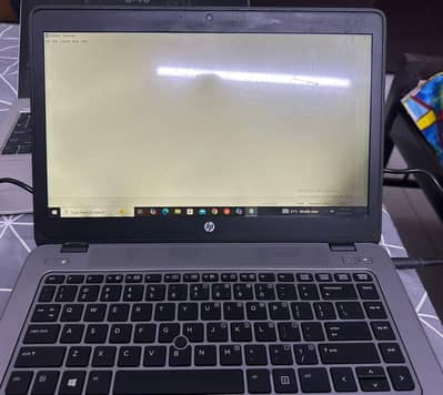 selling my HP Laptop 840 G2 4GB Ram, 256GB SSD