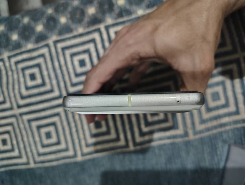 Google Pixel 7 4