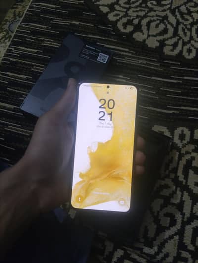S22 with box