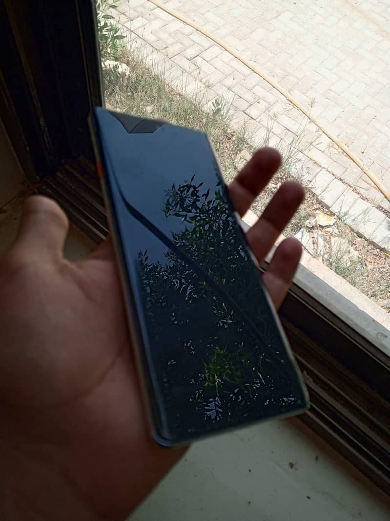 Camon 40 pro 4
