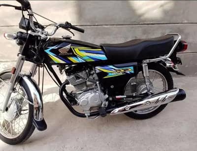 Honda 125cc bike urgent for sale 03708336174