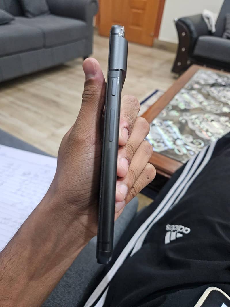 Google Pixel 8 2